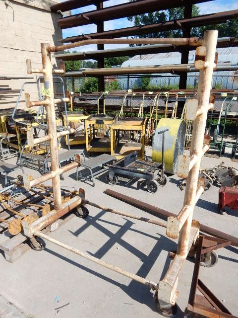 lot 186 image: Upright Rolling shelf with 5 levels.