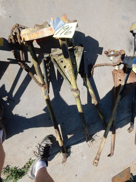 lot 196 image: RIDGID, Tristand Pipe Vise