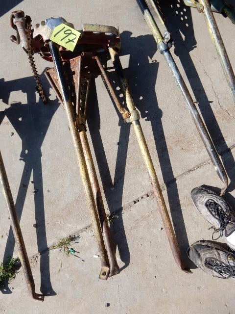 lot 197 image: RIDGID, Tristand Pipe Vise
