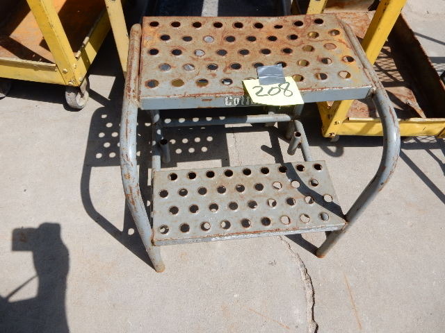 lot 208 image: Cotterman, Portable 2 step stair