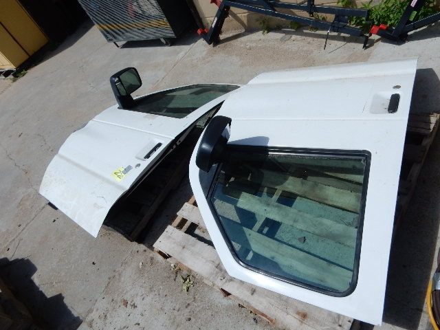 lot 220 image: 2, Ford Van Doors, 1996 - 2004..