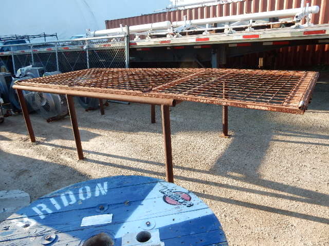 lot 51 image: Large Metal Rack with Grated top