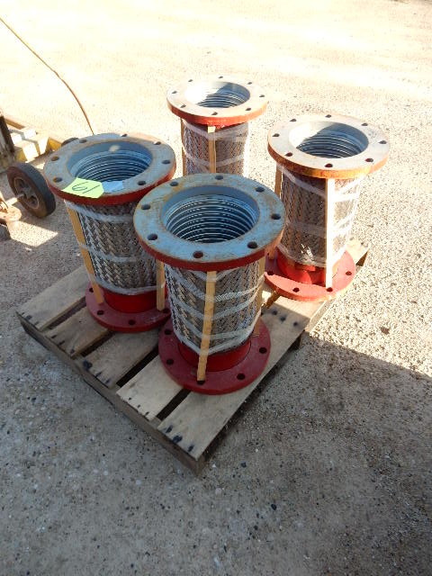 lot 61 image: 4 Flexible Pipe Joints