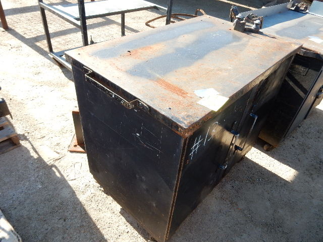 lot 67 image: Finishing Gang Box
