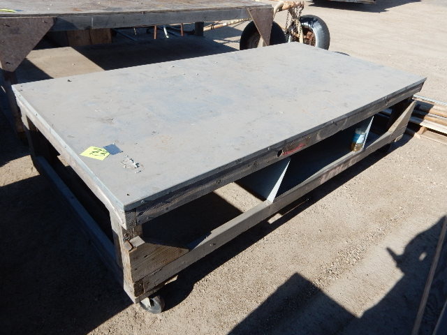 lot 73 image: Heavy Duty table with wheels and galvanized top