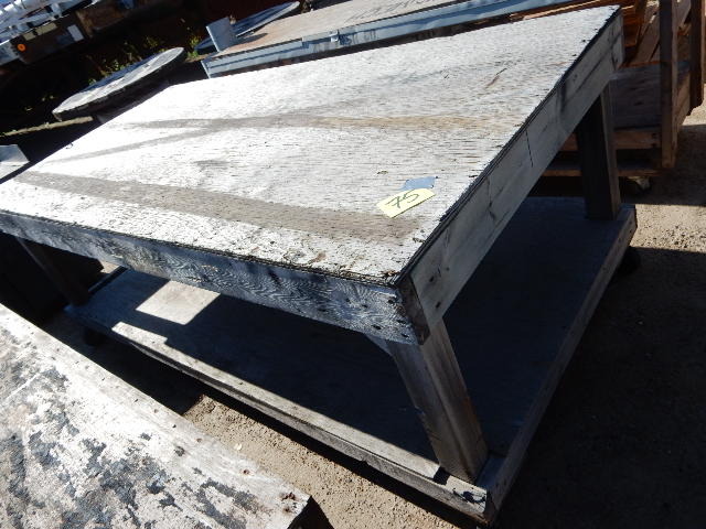 lot 75 image: Heavy Duty table with wheels