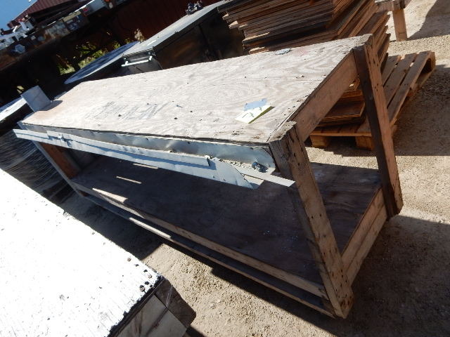lot 77 image: Heavy Duty Table with wheels
