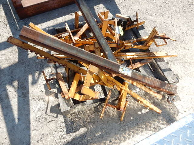 lot 260 image: Pallet of   Not sure what they are. Look at the pictures