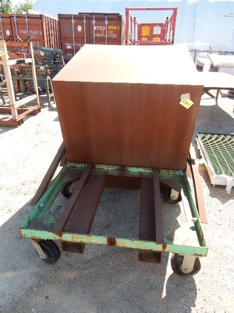 lot 261 image: Heavy Duty Dump Box on wheels