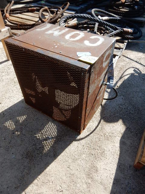 lot 280 image: Old Fashion Box Fan Heavy Duty.. Untested