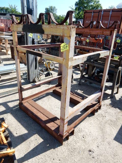 lot 287 image: Heavy Duty Pole Rack