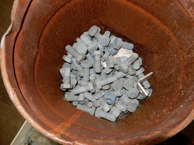lot 290 image: 3 buckets of bolts, nuts, washers.. Large sizes