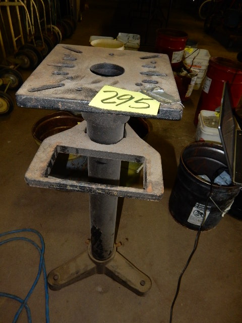 lot 295 image: Tool Stand