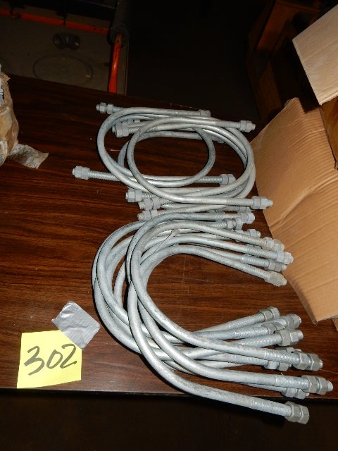 lot 302 image: 18, 8 12 in U bolts