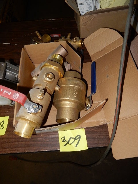 lot 309 image: Misc. Brass Valves