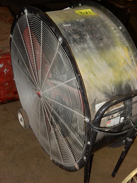 lot 322 image: Large DAYTON Industriall Fan.  38 in diameter