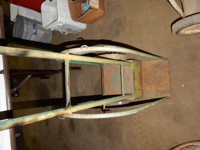 lot 165B image: 2 Wheel upright cart for torch tank