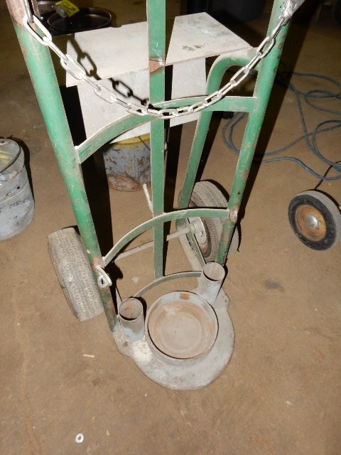 lot 165G image: 2 Wheel upright cart for torch tank