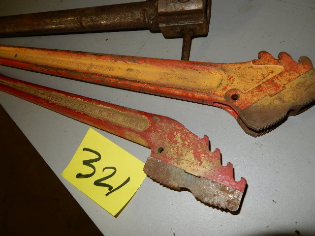lot 321A image: Ridgid and Reed. Pipe Fitting Gripper wrench. For 2 12 in pipe
