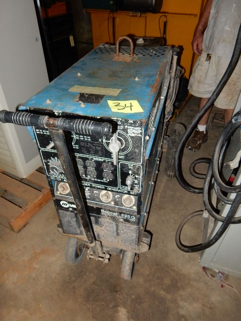 lot 34 image: Miller Bobcat 225G Welder with 8000 Watt Aux. Power