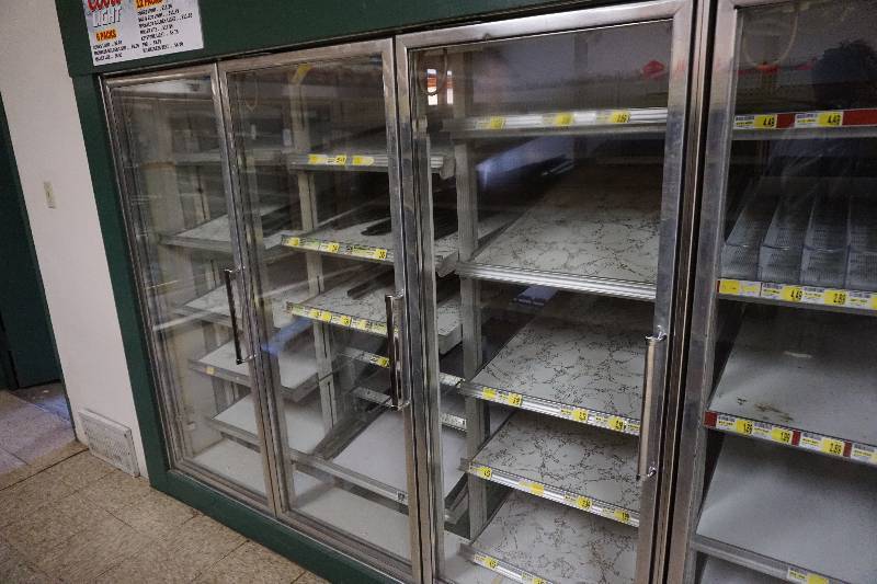 lot 9 image: 6 Door Grocery Store ProduceMeat Cooler