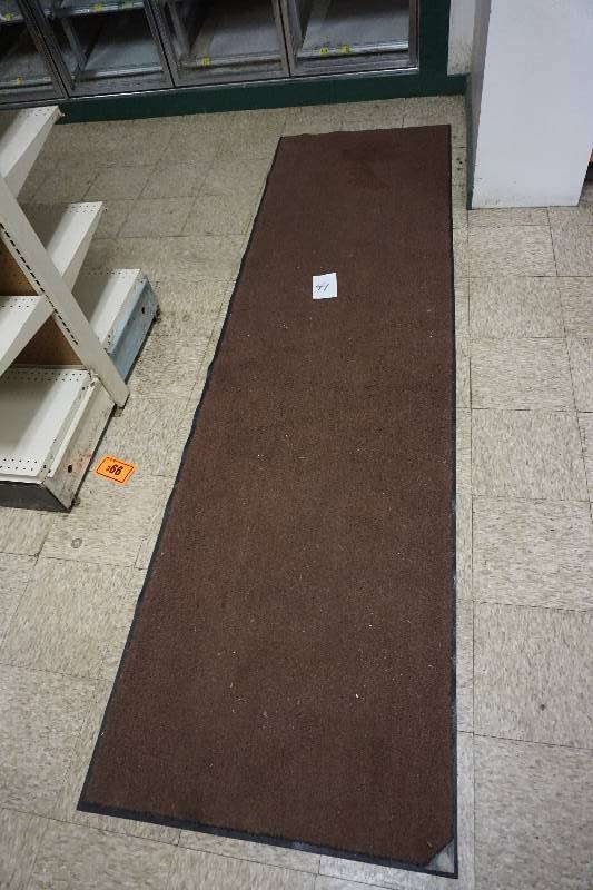lot 49 image: Set of 2 Retail Commercial RugsRunners