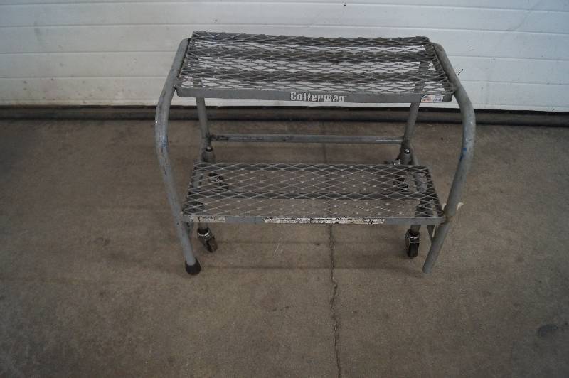 Rolling step ladder
