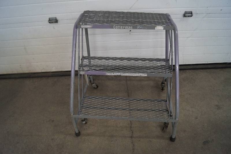 Rolling step ladder