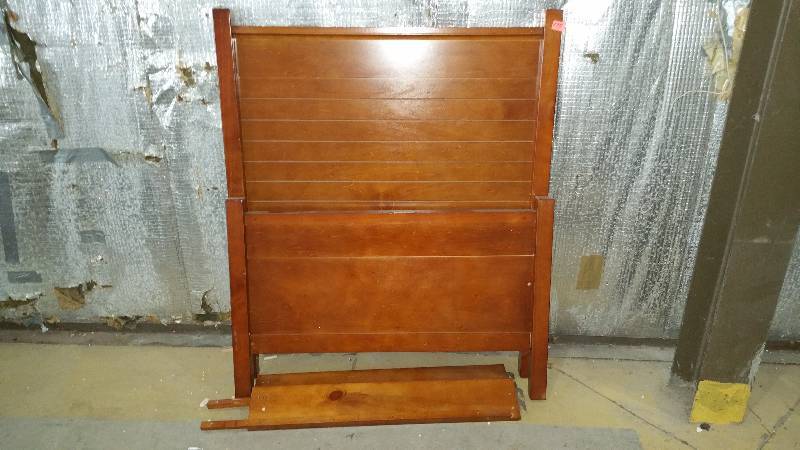 lot 175 image: Wood Headboard and Footboard - Twin