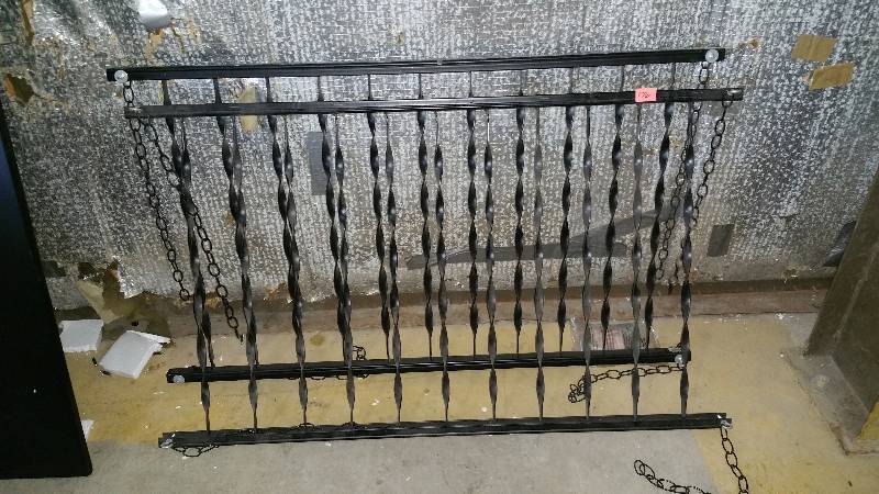 lot 176 image: Black Wrought Iron Twist Railing