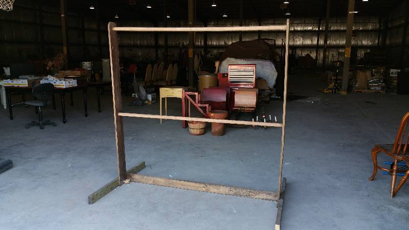 lot 256 image: Large Garment Rack