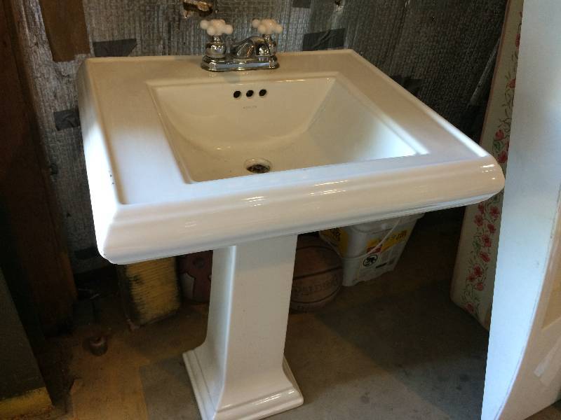 lot 264 image: Kohler White Pedestal Sink