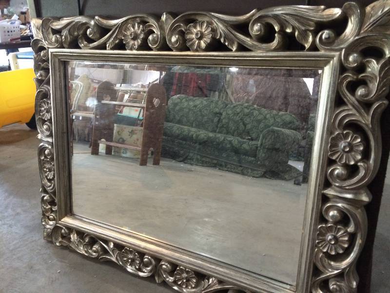 lot 286 image: Large Decorative Wall Mirror