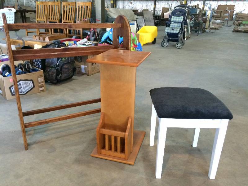 lot 288 image: Three Pc. Lot, Sofa Tray, Bench and Quilt Rack