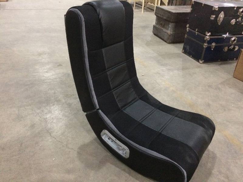 lot 297 image: Media Rocker