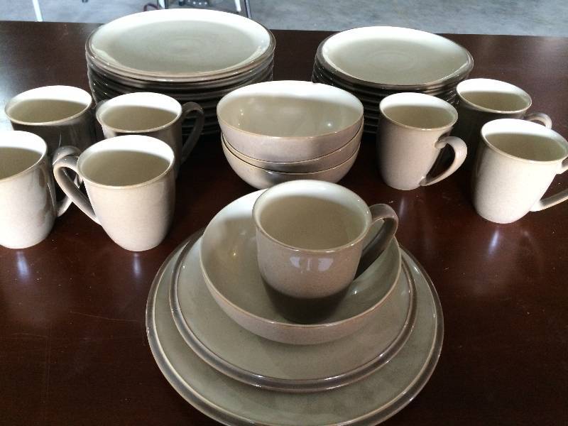 lot 300 image: High end Denby serving for 8 Dinnerware