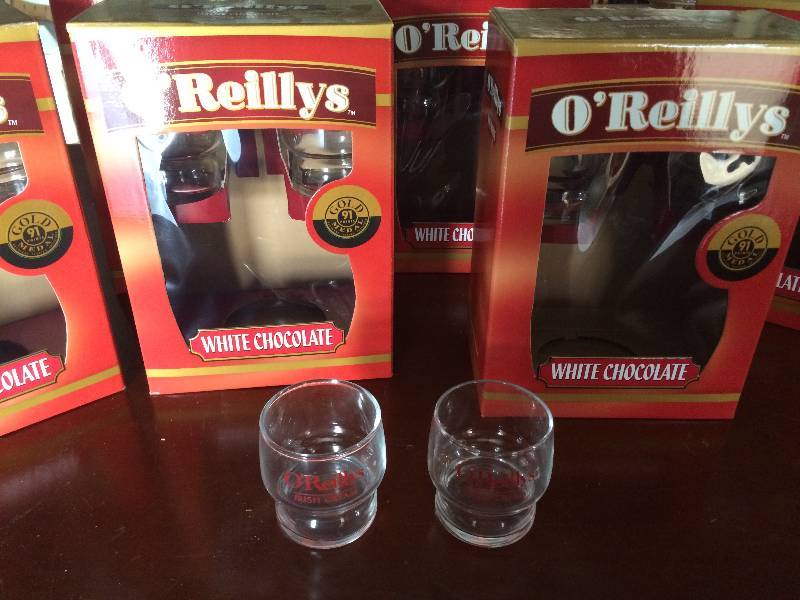 lot 301 image: Set of Twelve Cocktail Glasses