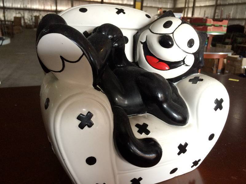 lot 305 image: Felix The Cat Cookie Jar