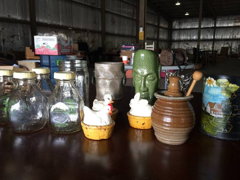 lot 311 image: Large Lot Of Collectable Items