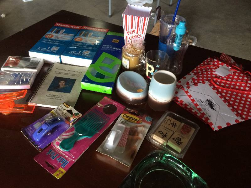 lot 326 image: Several Miscellaneous Items In This Lot