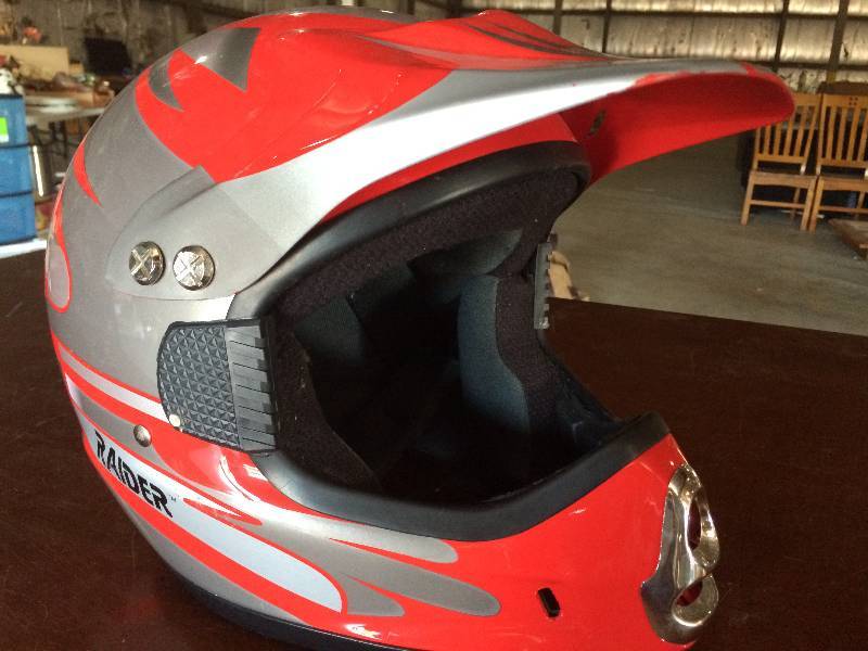 lot 337 image: Raider XL Helmet