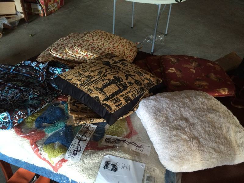 lot 347 image: Pillows and Chair Pads