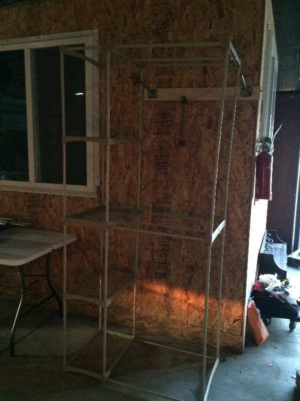 lot 354 image: Portable Closet