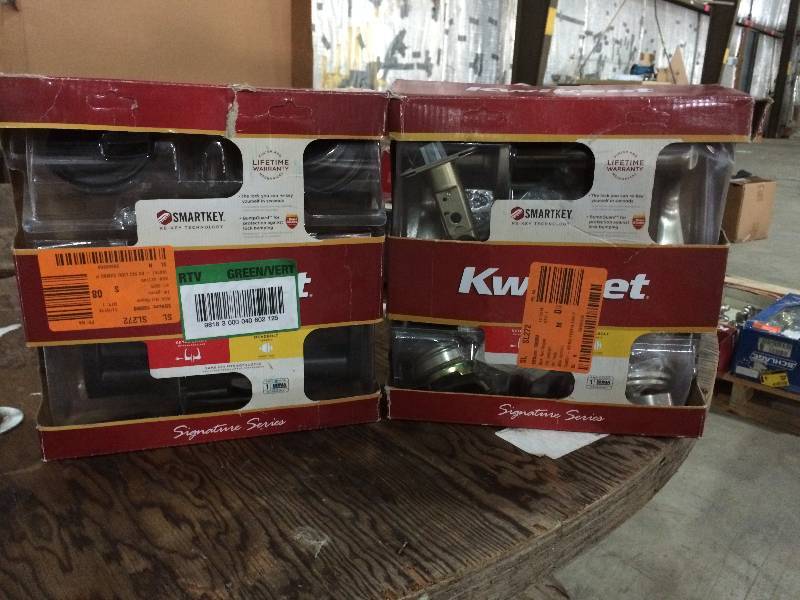 lot 22 image: Two, Kwikset Entry Door handles and Deadbolts