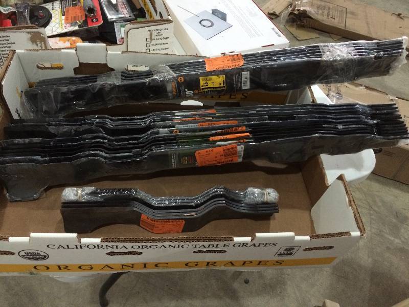 lot 25 image: Large Lot Of New Lawnmower Blades