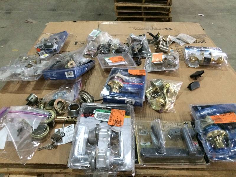 lot 26 image: Large Lot Of Mostly Parts Only Entry Locks
