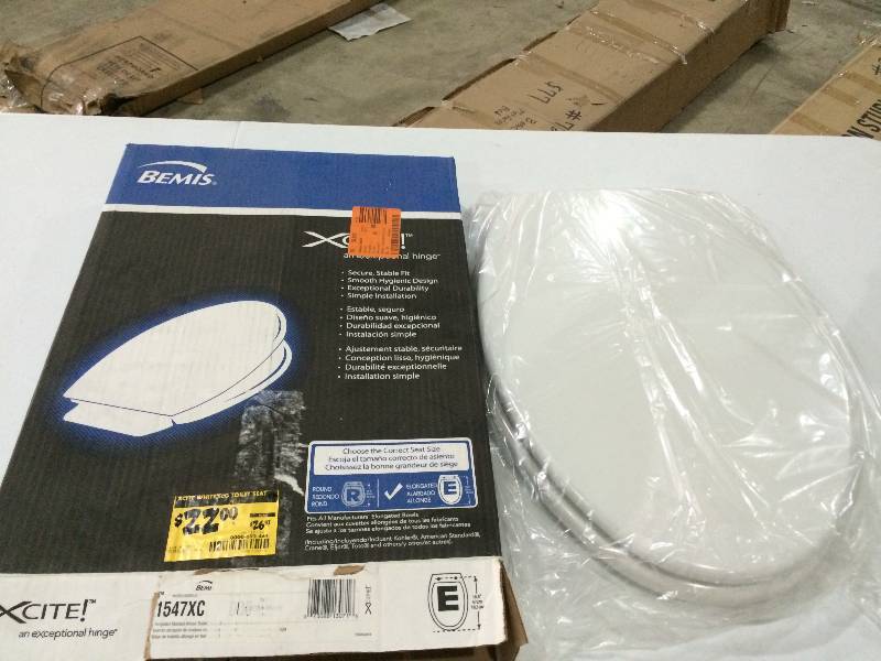 lot 29 image: New Toilet Seat