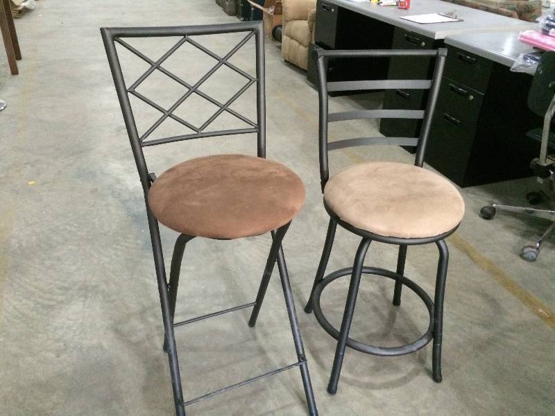 lot 41 image: Pair of Bar Stools