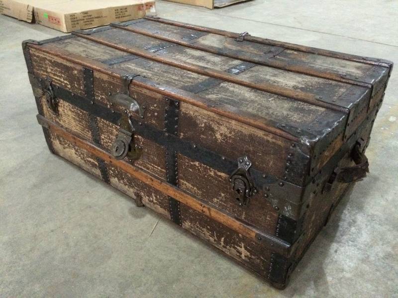 lot 59 image: Antique Flat Top Trunk