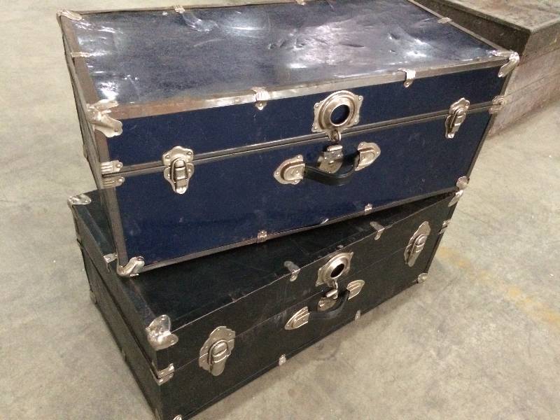 lot 61 image: Two Vintage Suitcases